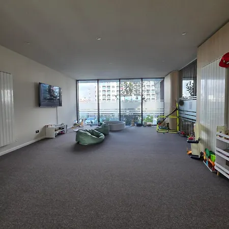 Ricky Endless Summer - Alezzi Infinity Apartment