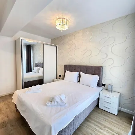 Ricky Endless Summer - Alezzi Infinity Apartment