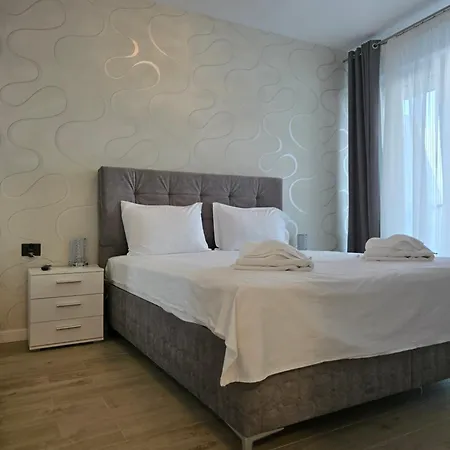 Ricky Endless Summer - Alezzi Infinity Apartment