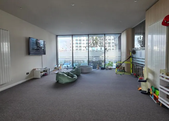 Ricky Endless Summer - Alezzi Infinity Apartment