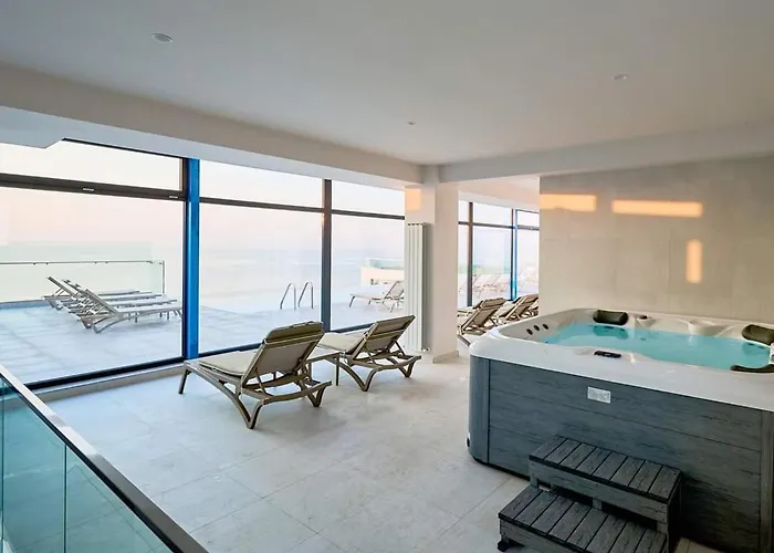 Ricky Endless Summer - Alezzi Infinity Apartment Navodari